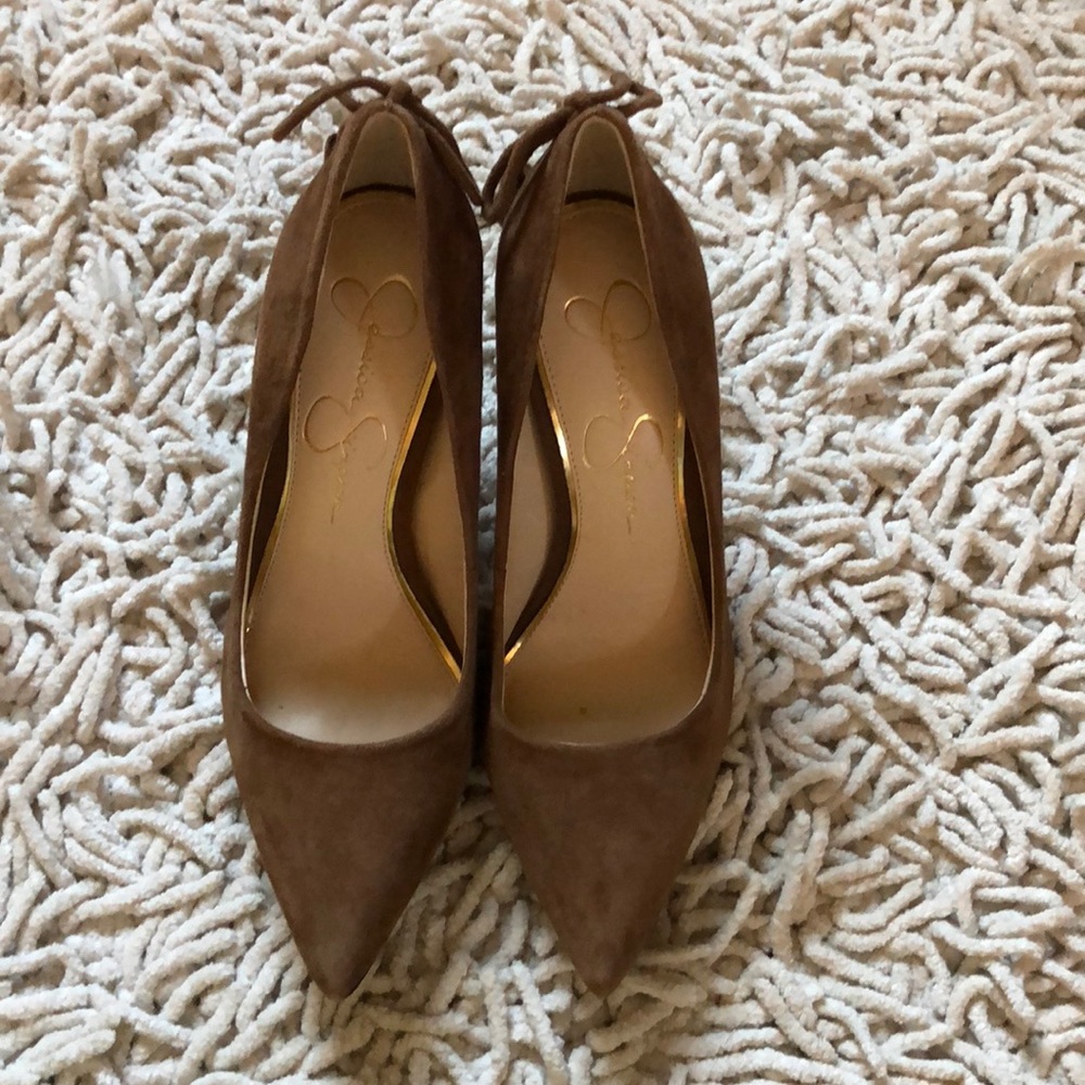 Jessica Simpson’s suede tassel heel
